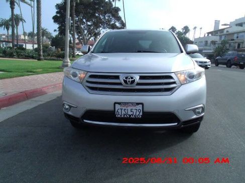 Used 2011 Toyota Highlander Limited image 26