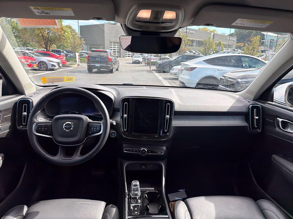 Certified 2024 Volvo XC40 B5 Plus w/ Protection Package Premier AWD/4WD image 10