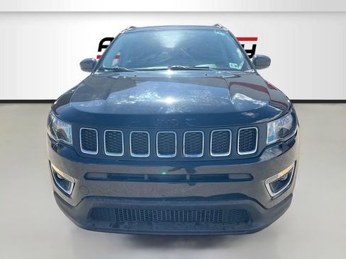 Used 2021 Jeep Compass Latitude AWD/4WD image 2