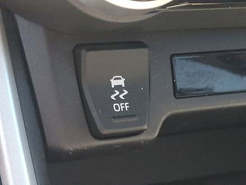 Used 2025 Toyota RAV4 XLE AWD/4WD image 24