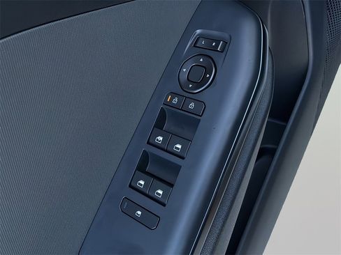 New 2025 Kia K4 LXS image 12