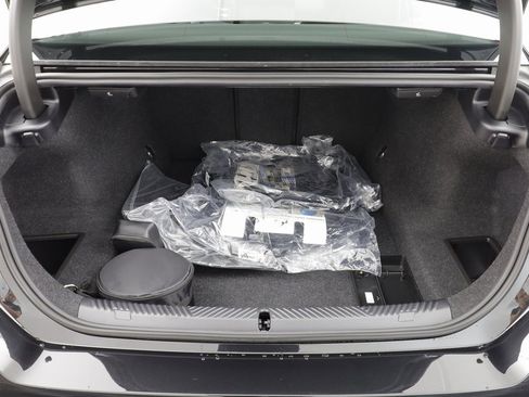 New 2026 BMW 530i xDrive w/ M Sport Package image 18