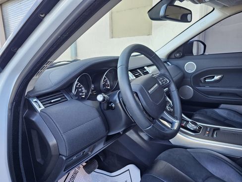 Used 2015 Land Rover Range Rover Evoque Pure image 25