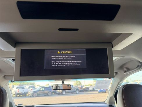 Used 2015 Toyota Sienna Limited Premium FWD image 24