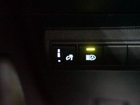 Used 2025 Toyota Corolla LE image 22