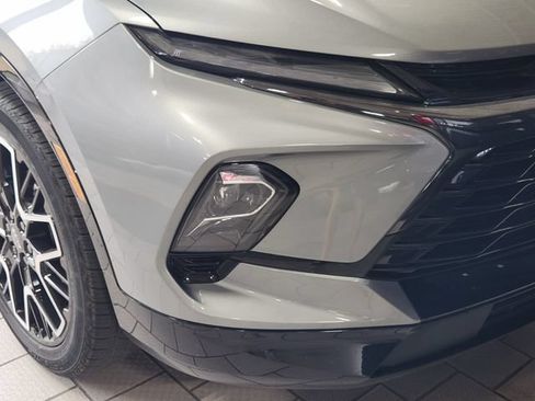 Used 2023 Chevrolet Blazer RS w/ Driver Confidence II Package FWD image 6