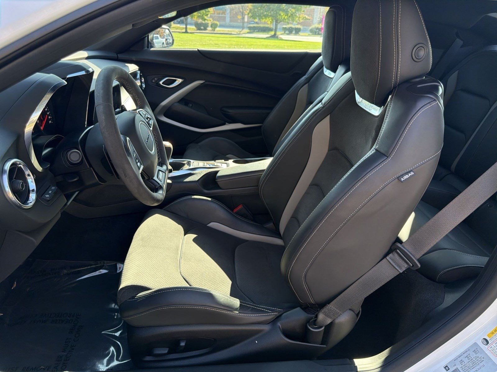 Used 2020 Chevrolet Camaro SS RWD image 13