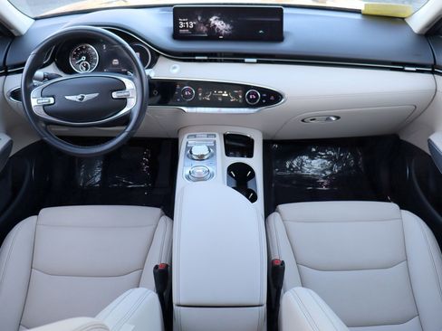 Used 2022 Genesis GV70 2.5T w/ Select Package image 9