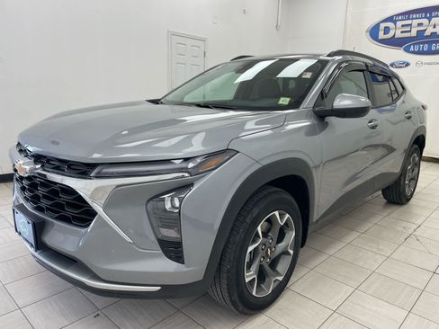 Used 2026 Chevrolet Trax LT w/ Driver Confidence Package FWD image 16