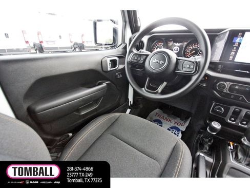 Used 2026 Jeep Wrangler Sport AWD/4WD image 9