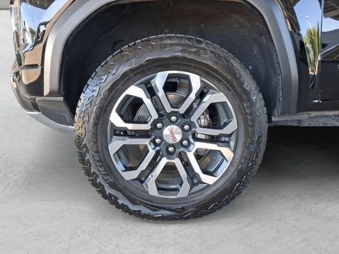 Used 2024 GMC Canyon AT4 w/ Canyon Safety Plus Package AWD/4WD image 29