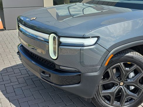Used 2026 Rivian R1S Adventure image 9