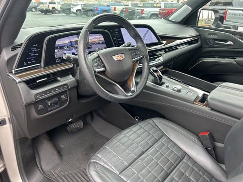 Used 2024 Cadillac Escalade Sport Platinum w/ LPO, ONYX Package image 23