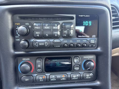 Used 2004 Chevrolet Corvette Coupe w/ Roof Package image 16