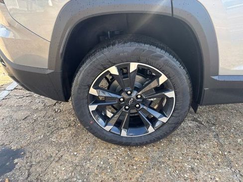New 2026 Chevrolet Equinox RS w/ Convenience Package III FWD image 9
