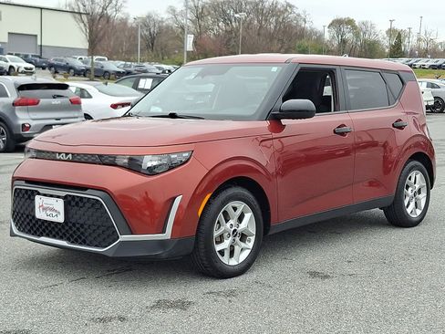 Certified 2023 Kia Soul S image 3