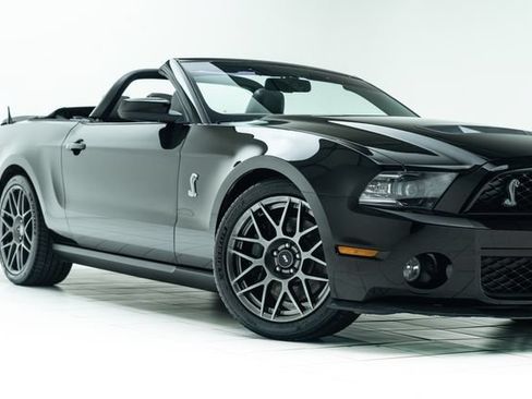 Used 2011 Ford Mustang Shelby GT500 w/ SVT Performance Pkg RWD image 3