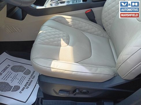 Used 2024 Ford Edge Titanium w/ Equipment Group 301A AWD/4WD image 27