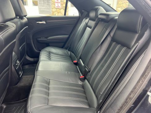 Used 2016 Chrysler 300 S image 10