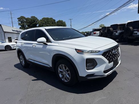 Used 2019 Hyundai Santa Fe SE FWD image 3