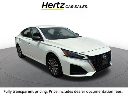Used 2025 Nissan Altima 2.5 SV FWD image 1
