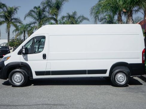 Used 2025 RAM ProMaster 2500 w/ Convenience Group FWD image 5