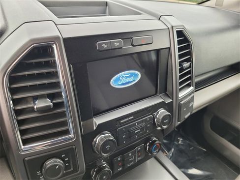 Used 2016 Ford F150 XLT w/ Equipment Group 302A Luxury image 15