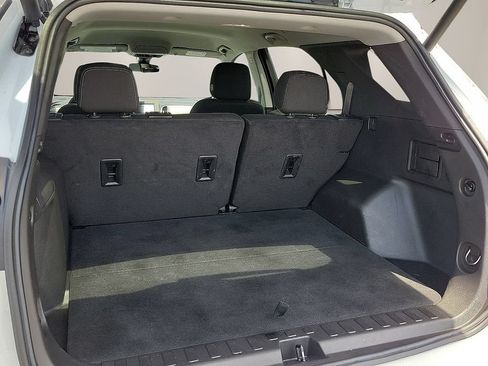 Used 2024 Chevrolet Equinox LT FWD image 7