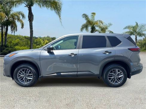 Used 2024 Nissan Rogue S AWD/4WD image 2