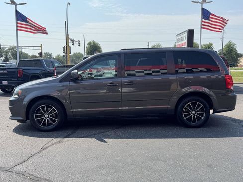Used 2017 Dodge Grand Caravan GT FWD image 4
