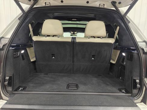 Used 2022 BMW X7 xDrive40i w/ M Sport Package AWD/4WD image 43