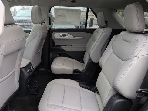 New 2026 Ford Explorer Active w/ Active Comfort Package image 25