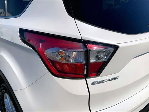Certified 2018 Ford Escape SEL FWD image 25