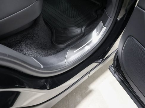 Used 2025 Land Rover Range Rover SE image 43