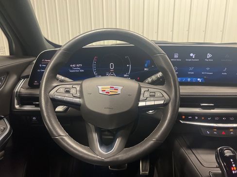 Used 2024 Cadillac XT4 Sport image 14