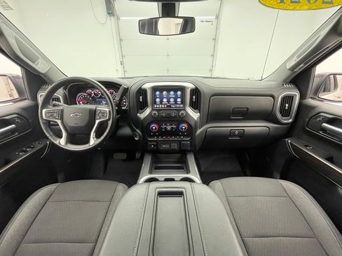 Used 2021 Chevrolet Silverado 1500 LT Trail Boss w/ Convenience Package II AWD/4WD image 3