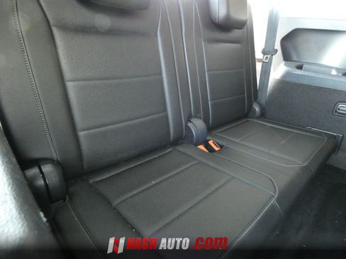 Used 2018 Volkswagen Tiguan SE w/ Panoramic Sunroof Package AWD/4WD image 39