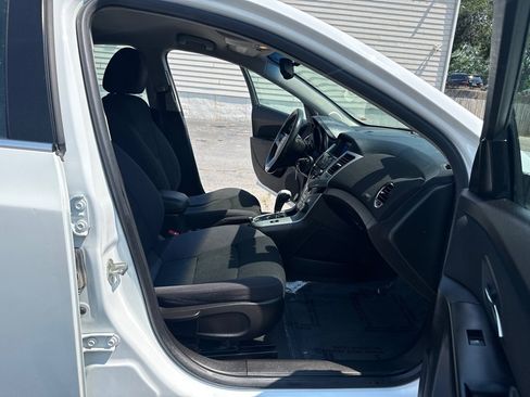 Used 2013 Chevrolet Cruze LT FWD image 12