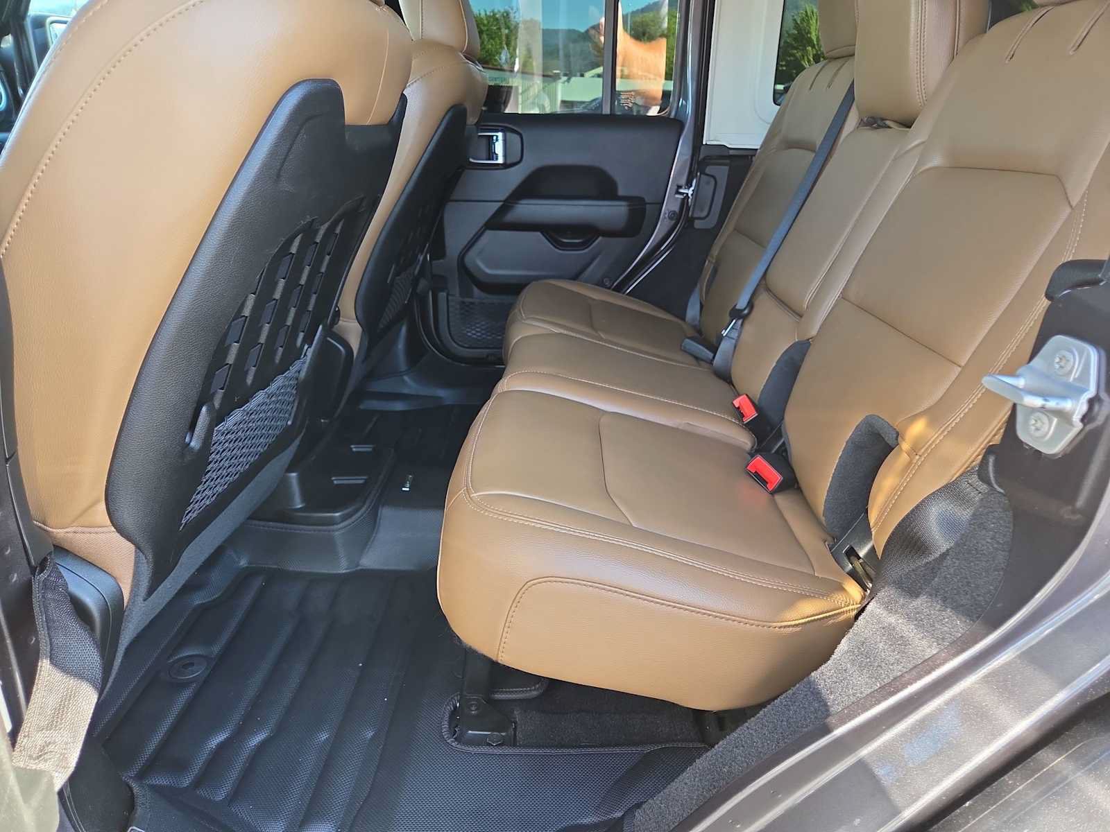 Used 2021 Jeep Wrangler Unlimited Rubicon w/ Uconnect 4C Nav & Sound Group AWD/4WD image 21