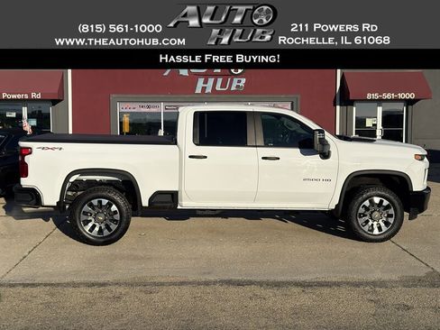 Used 2022 Chevrolet Silverado 2500 Custom w/ Custom Value Package AWD/4WD image 1