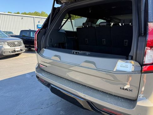 New 2026 Ford Expedition Max Platinum w/ Stealth Performance Package AWD/4WD image 24