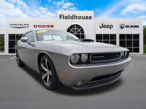 Used 2014 Dodge Challenger R/T RWD image 9