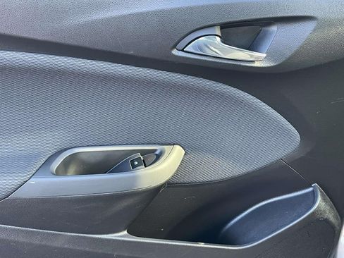 Used 2018 Chevrolet Cruze LT w/ Sun And Sound Package image 17