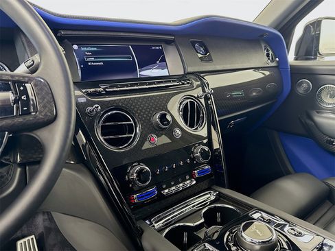 Certified 2022 Rolls-Royce Cullinan Black Badge w/ Dark Exterior Package image 14