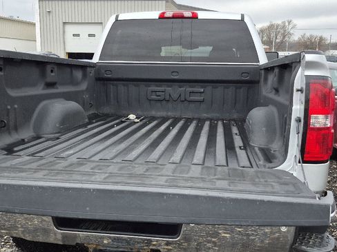 Used 2019 GMC Sierra 2500 SLT w/ Snow Plow Prep Package AWD/4WD image 5