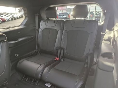 New 2025 Jeep Grand Cherokee L Altitude image 23