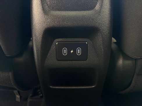 Used 2024 Hyundai Venue SEL FWD image 33