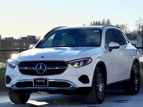 Certified 2026 Mercedes-Benz GLC 300 4MATIC image 4