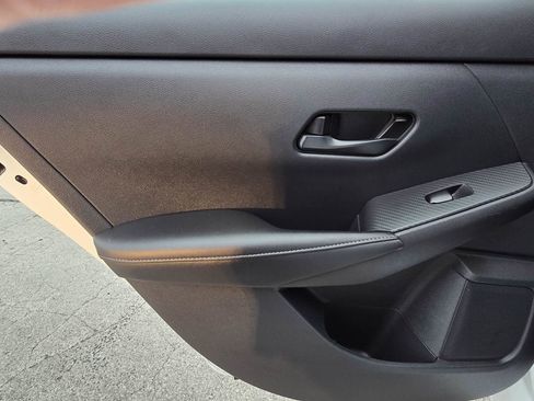 Used 2025 Nissan Sentra SV image 11