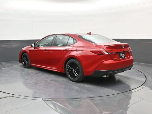 Used 2025 Toyota Camry SE FWD image 6